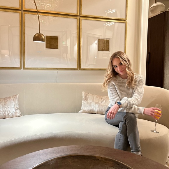 Meet your Posher, Isabelle - Picture 1 of 1